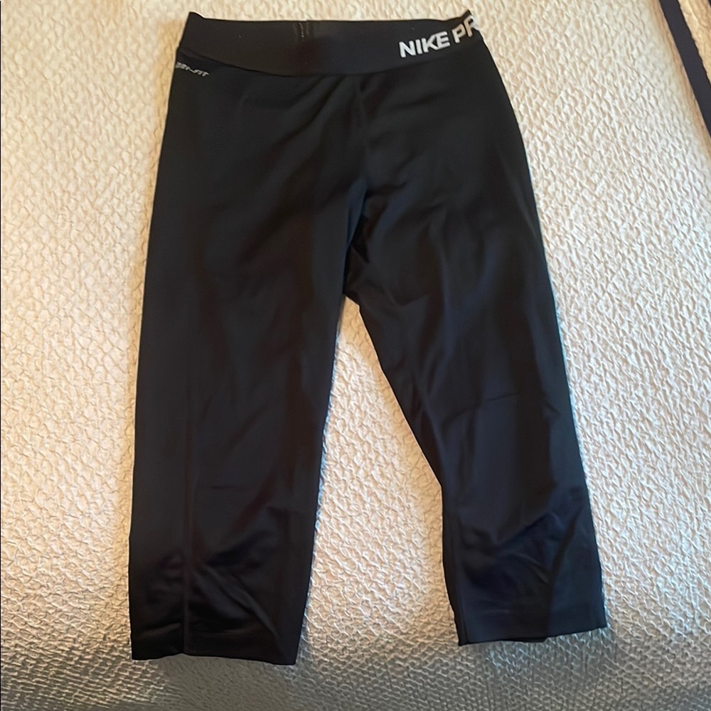 Nike Pro Black Athletic Capris